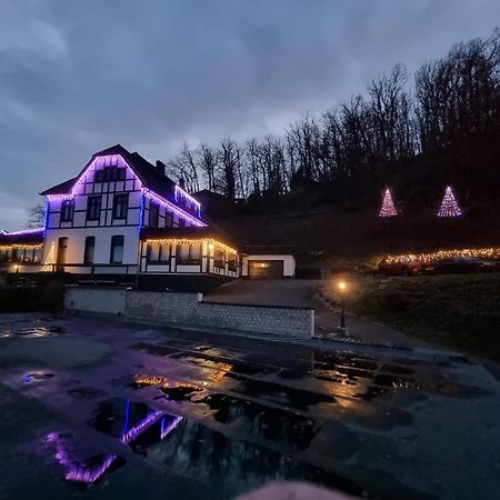 Hotel Kurhaus Uhlenberg Бад-Мюнстерайфель Экстерьер фото