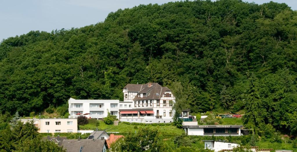 Hotel Kurhaus Uhlenberg Бад-Мюнстерайфель Экстерьер фото